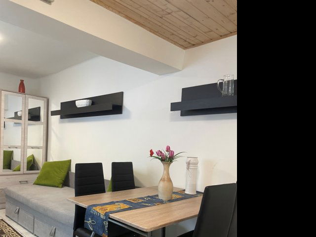 Kiadó családi ház, albérlet, Pécsett, Remény utcában