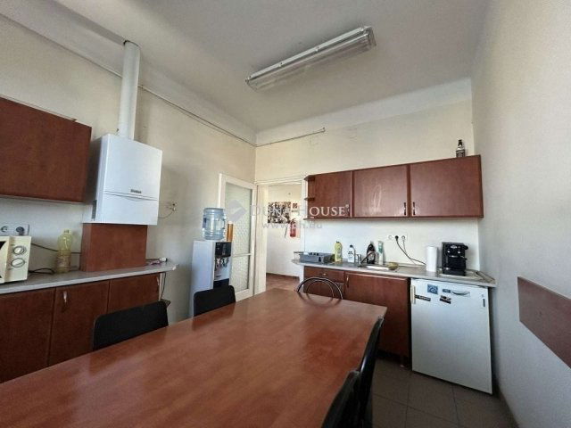 Eladó ipari ingatlan, Budapesten, XX. kerületben 179.9 M Ft