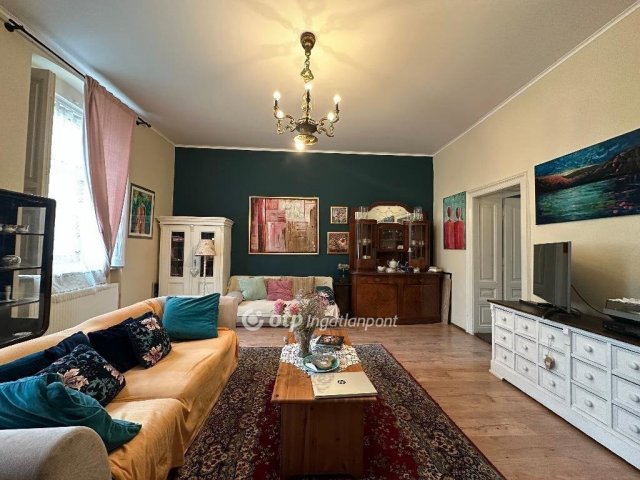 Eladó téglalakás, Szentesen 84 M Ft, 2+2 szobás