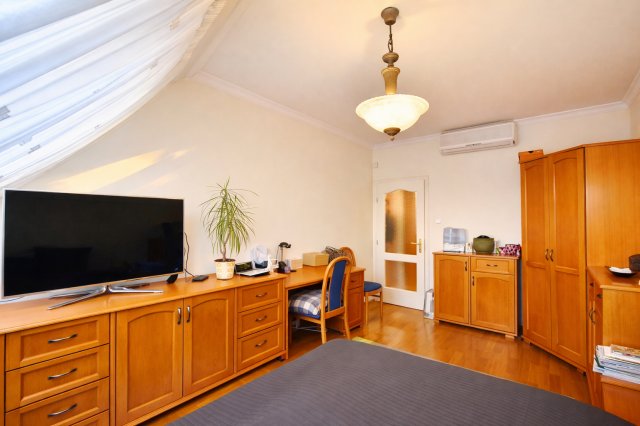 Kiadó téglalakás, albérlet, Debrecenben 300 E Ft / hó, 4 szobás