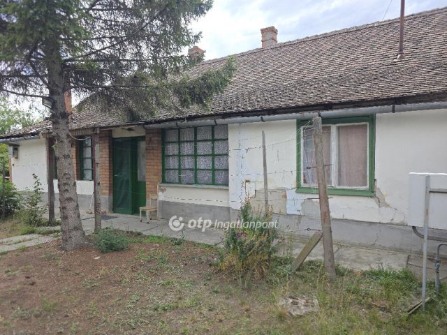 Eladó családi ház, Öcsödön 6.5 M Ft, 2 szobás