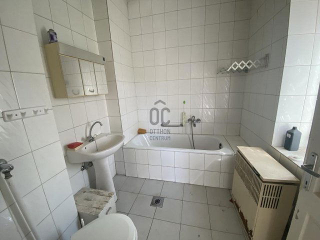 Eladó családi ház, Abonyban 25 M Ft, 2 szobás