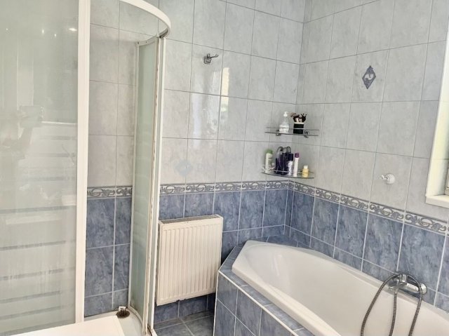 Eladó családi ház, Szigetszentmiklóson 99.8 M Ft, 3 szobás