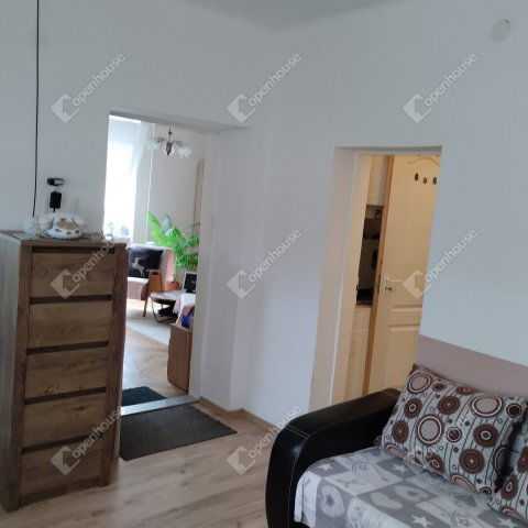 Eladó családi ház, Kemenesszentpéteren 28 M Ft, 2 szobás