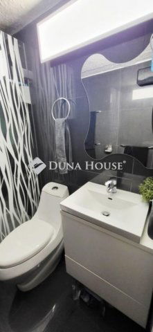 Eladó családi ház, Dunakeszin 179.9 M Ft, 6 szobás