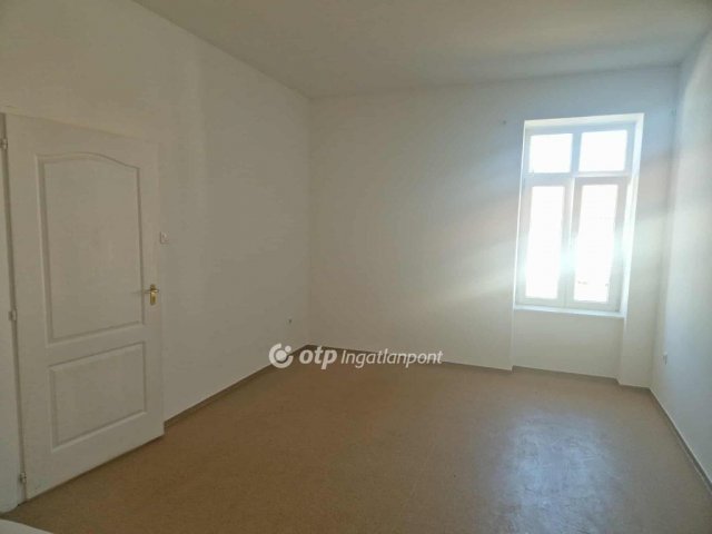 Eladó téglalakás, Tápiószelén 27.99 M Ft, 2+1 szobás