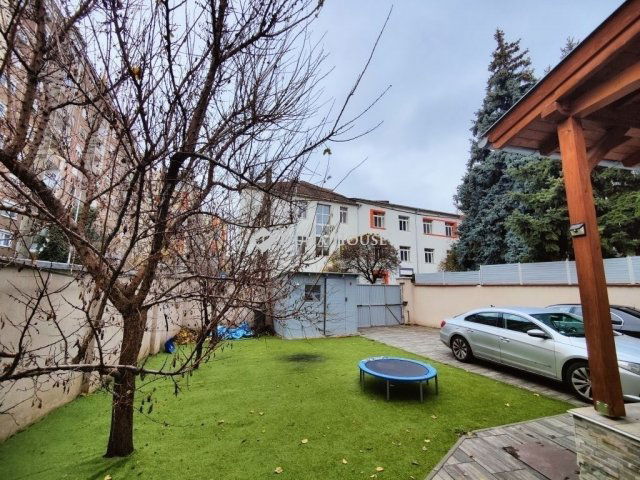 Eladó családi ház, Budapesten, IV. kerületben 180 M Ft, 6 szobás