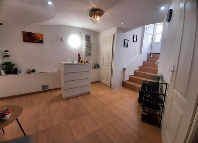 Kiadó üzlethelyiség, Budapesten, V. kerületben 300 E Ft / hó
