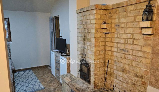 Eladó családi ház, Sukorón 75 M Ft, 2+1 szobás