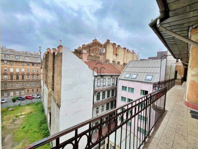 Eladó téglalakás, Budapesten, VII. kerületben 59.5 M Ft