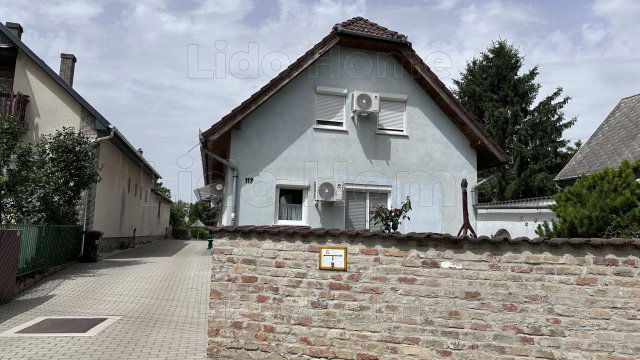 Eladó családi ház, Balatonberényben 99.99 M Ft, 29+1 szobás