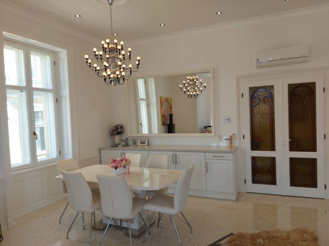 Eladó téglalakás, Pécsett 149 M Ft, 2+1 szobás