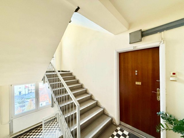 Eladó panellakás, Szombathelyen 39.9 M Ft, 3 szobás