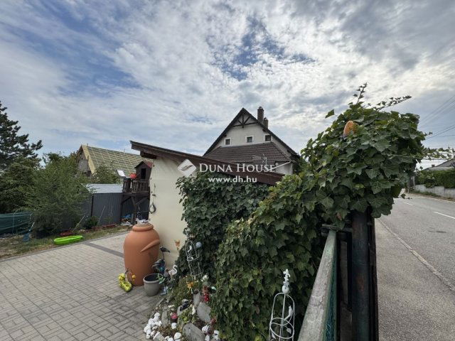 Eladó családi ház, Balatonfüreden 165 M Ft, 4 szobás