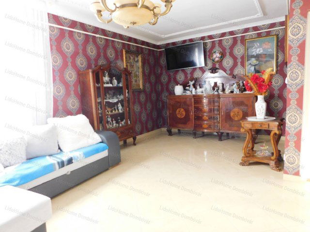 Eladó családi ház, Dombóváron 52 M Ft, 5 szobás