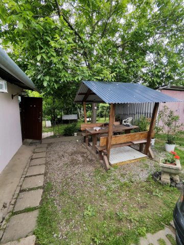 Eladó családi ház, Pécsett 24.9 M Ft, 2 szobás