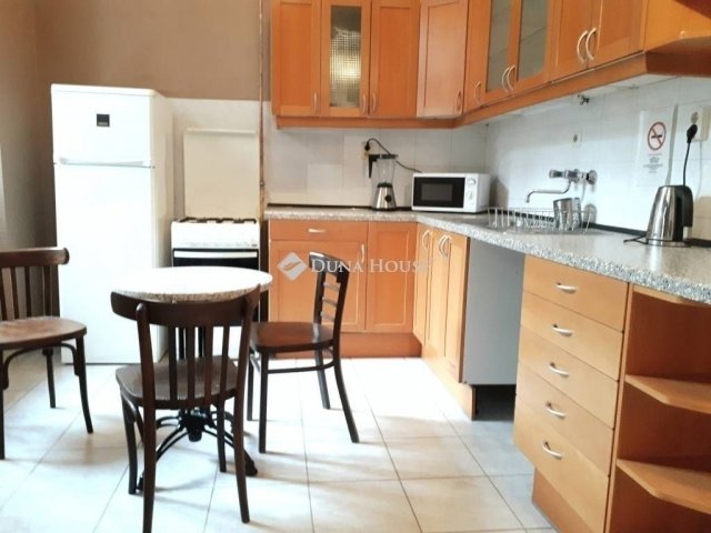 Eladó téglalakás, Budapesten, VII. kerületben 85 M Ft, 2 szobás