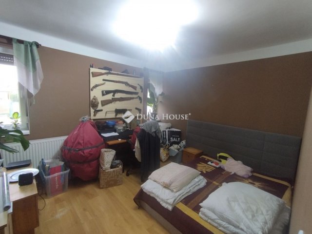 Eladó családi ház, Szomódon 89.99 M Ft, 4 szobás