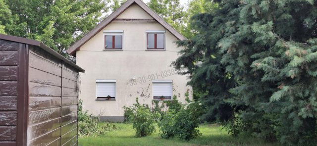Eladó ikerház, Lőrinciben 29 M Ft, 1+2 szobás