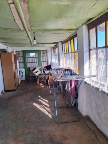 Eladó családi ház, Tetétlenen 5.7 M Ft, 2 szobás