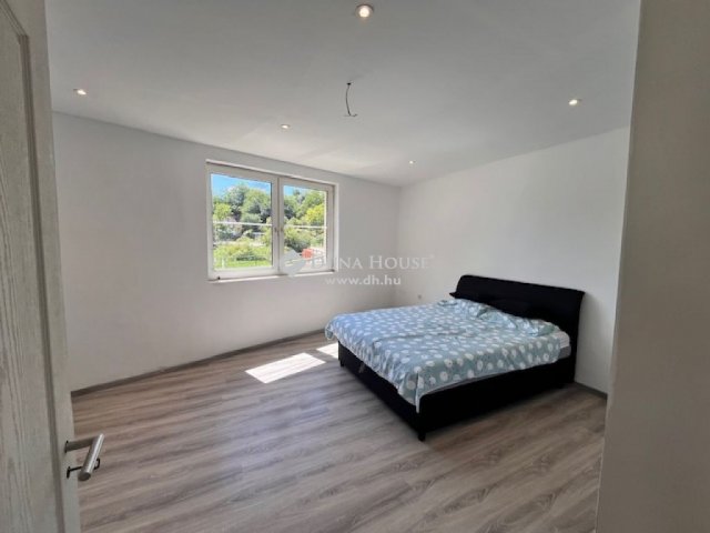 Eladó családi ház, Geresdlakon 30 M Ft, 3 szobás