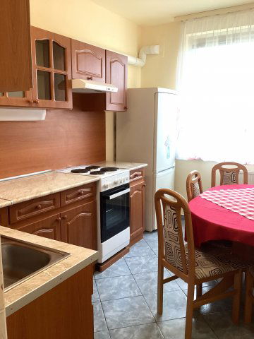 Kiadó panellakás, albérlet, Nyíregyházán, Fazekas János téren