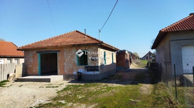 Eladó családi ház, Nagykátán 39.9 M Ft, 4 szobás