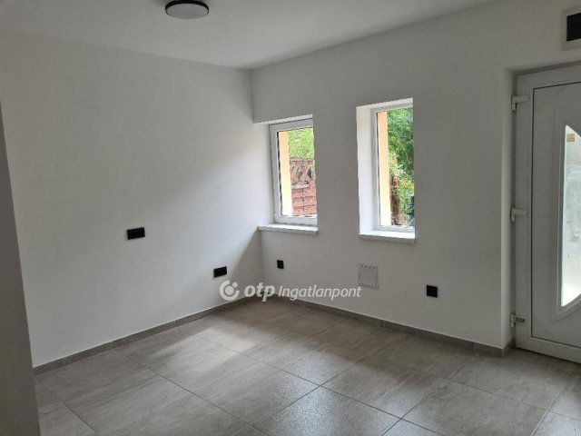 Eladó téglalakás, Budapesten, III. kerületben 69.999 M Ft