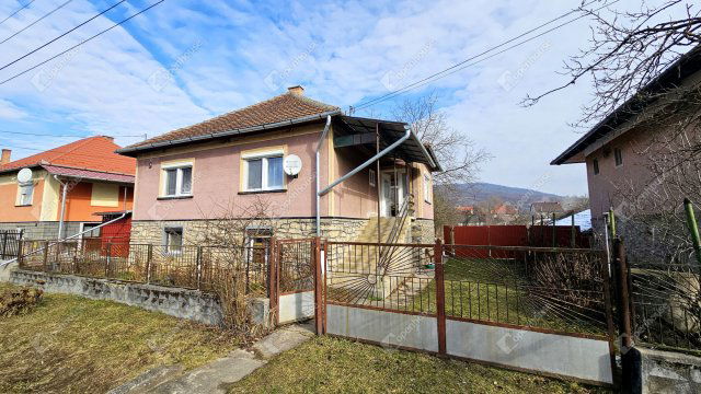 Eladó családi ház, Szögligeten 19.5 M Ft, 3 szobás