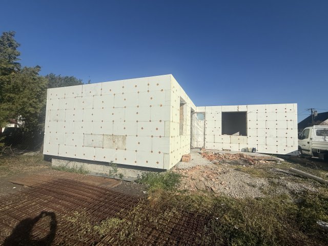 Eladó családi ház, Balatonfőkajáron 134.9 M Ft, 4 szobás