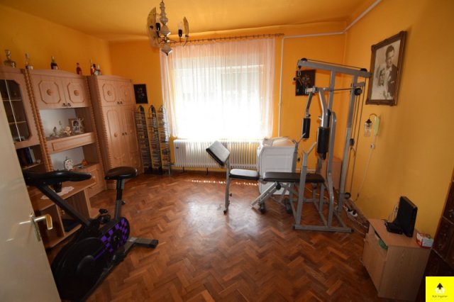 Eladó családi ház, Csepregen 59.5 M Ft, 4 szobás