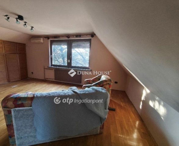 Eladó családi ház, Szentendrén 196 M Ft, 6+3 szobás