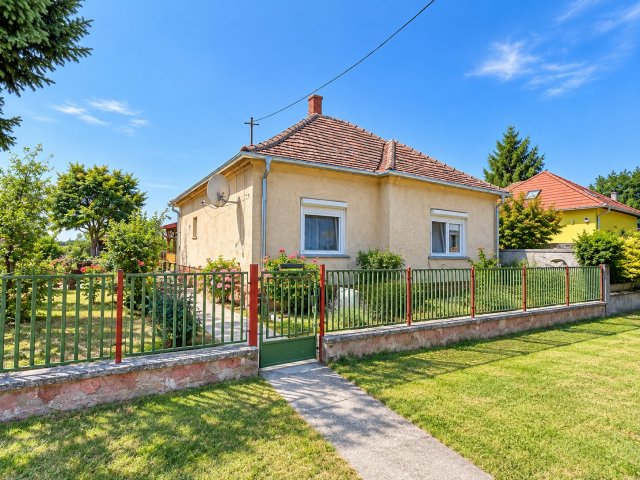 Eladó családi ház, Szerecsenyen 29.8 M Ft, 2 szobás