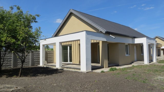 Eladó családi ház, Békéscsabán 89.98 M Ft, 3+1 szobás