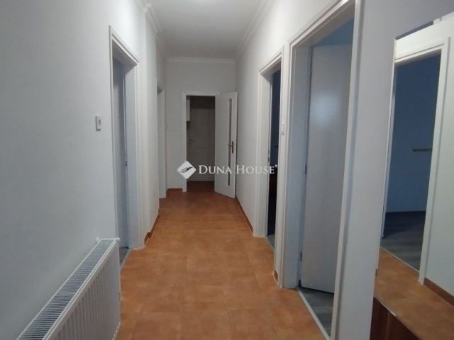 Eladó családi ház, Bodajkon 75 M Ft, 4 szobás