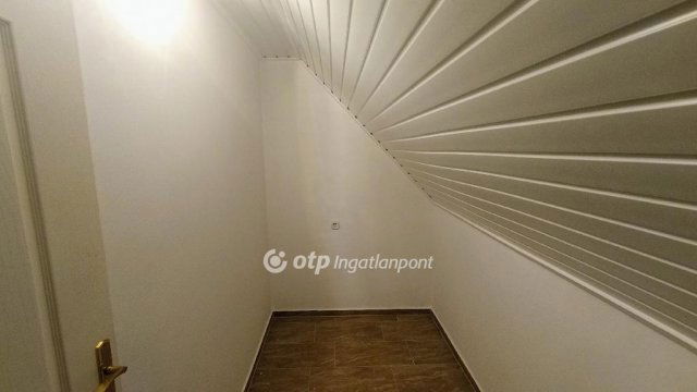 Eladó családi ház, Jászfényszarun 56.2 M Ft, 4+2 szobás
