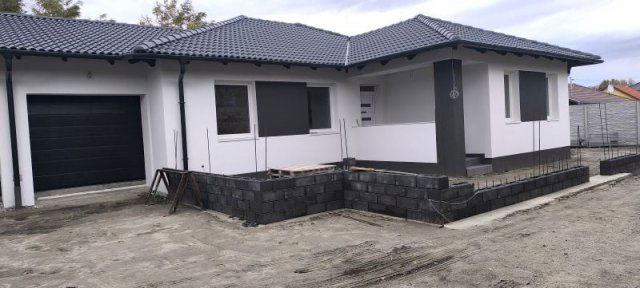 Eladó ikerház, Szigetszentmártonban 93 M Ft, 4 szobás