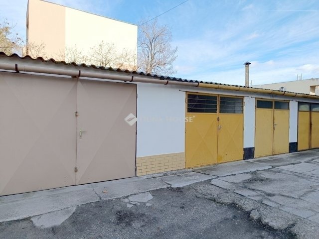 Eladó téglalakás, Kecskeméten 48 M Ft, 2 szobás