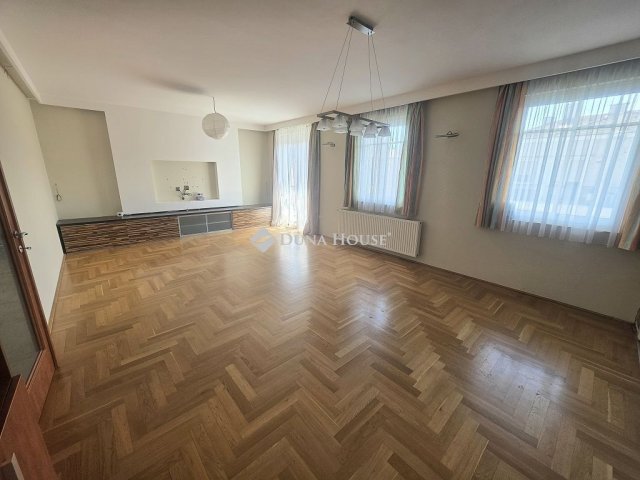 Eladó téglalakás, Budapesten, XIV. kerületben 169 M Ft, 3 szobás