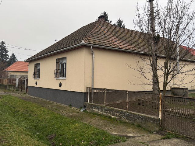 Eladó családi ház, Nagysápon 39.5 M Ft, 3 szobás