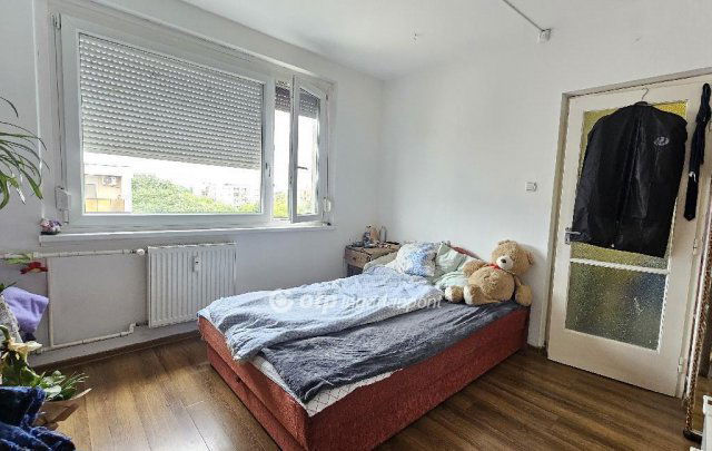 Eladó panellakás, Szentesen 28.5 M Ft, 2 szobás