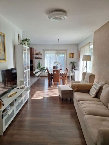 Eladó ikerház, Telkin 175 M Ft, 5 szobás / költözzbe.hu