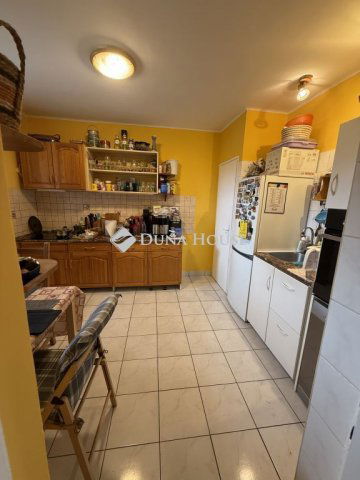 Eladó téglalakás, Veszprémben 63 M Ft, 3 szobás