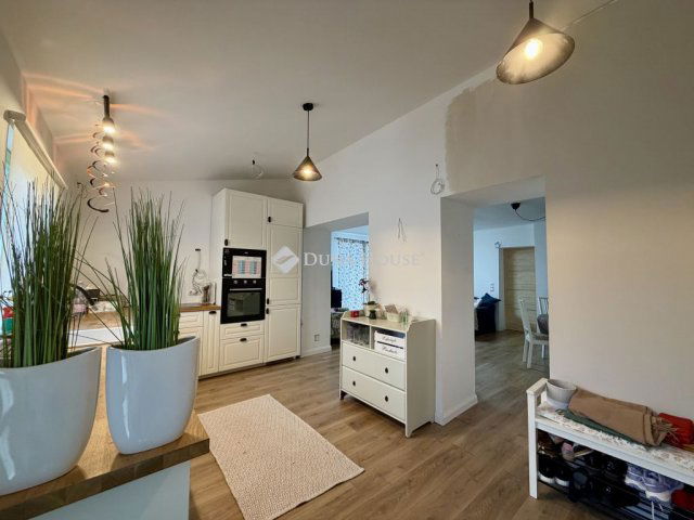 Eladó családi ház, Balatonfüreden 129.9 M Ft, 5 szobás