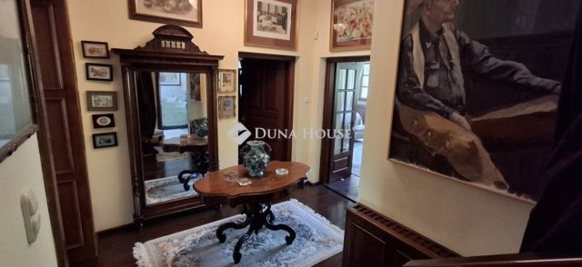 Eladó családi ház, Leányfaluban 275 M Ft, 5 szobás