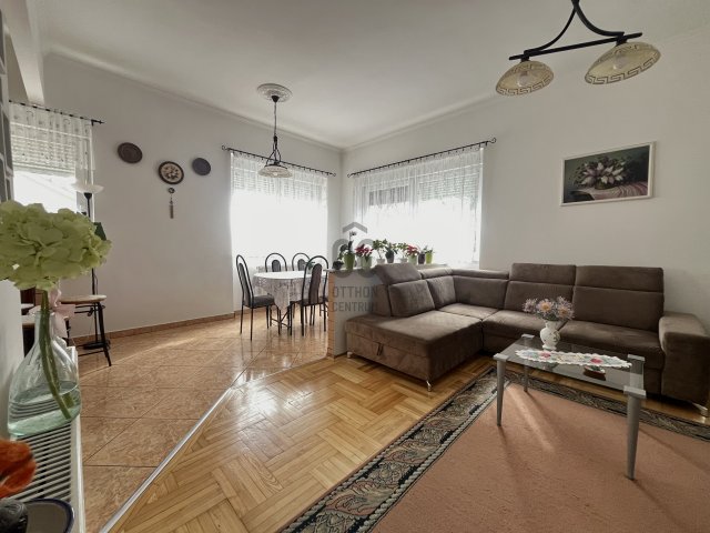 Eladó ikerház, Budapesten, XVIII. kerületben, Szélmalom utcában