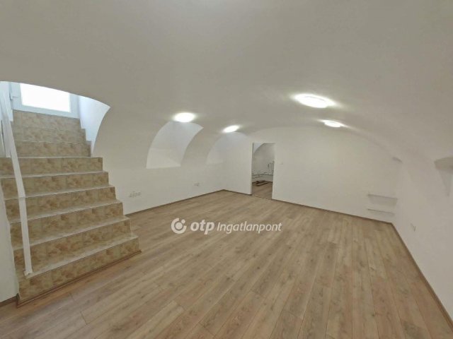 Eladó téglalakás, Budapesten, VIII. kerületben 29.9 M Ft