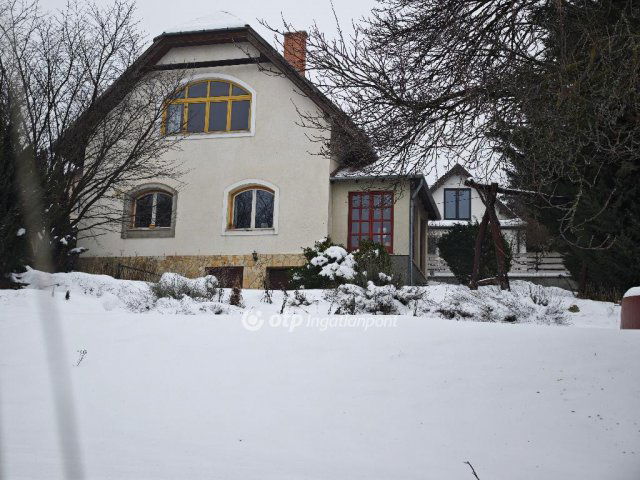 Eladó családi ház, Budakalászon 199 M Ft, 5 szobás