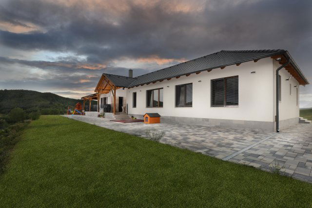 Eladó családi ház, Karancsságon 228 M Ft, 6 szobás