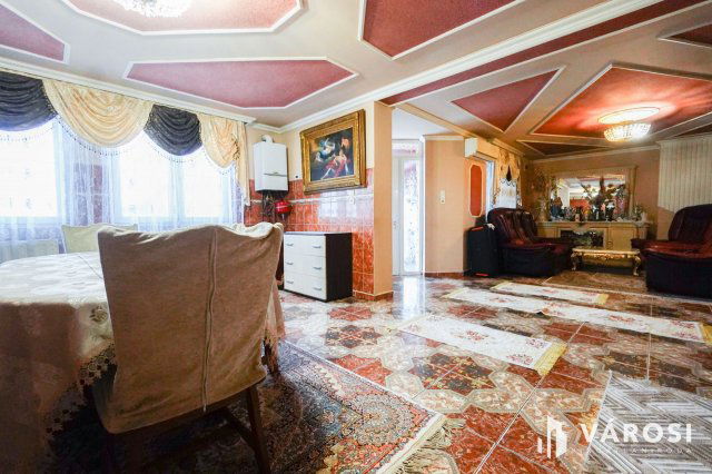 Eladó családi ház, Turán 99 M Ft, 4 szobás